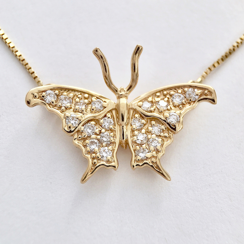 JHerwitt YG butterfly pendant close-up
