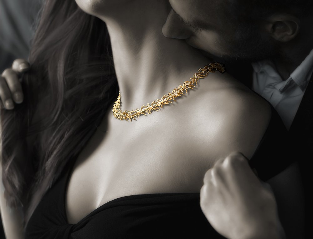 JHerwitt_gold-ant-link-choker-necklace